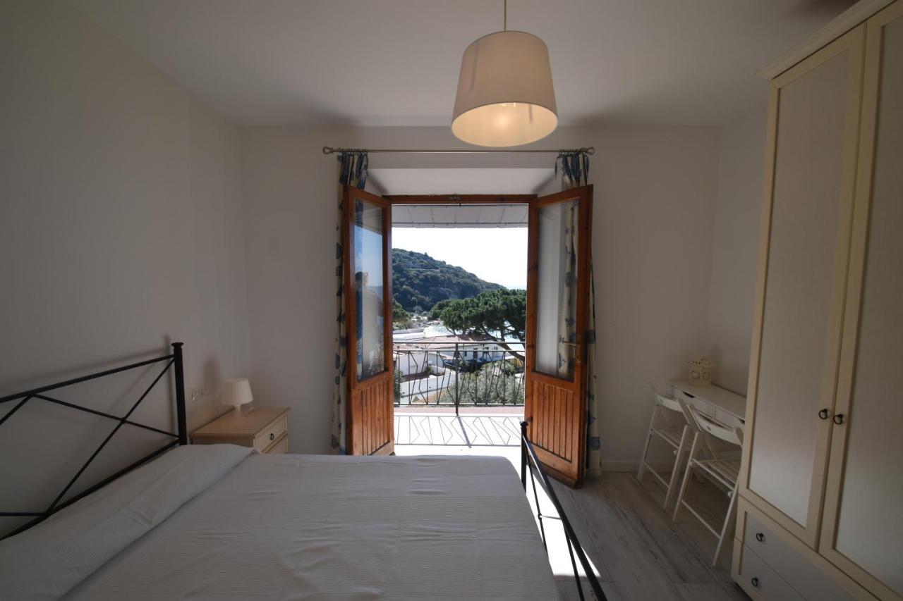 Appartamenti Cavoli - Vista Mare Con Terrazze, Clima E Posti Auto Spiaggia di Cavoli ภายนอก รูปภาพ