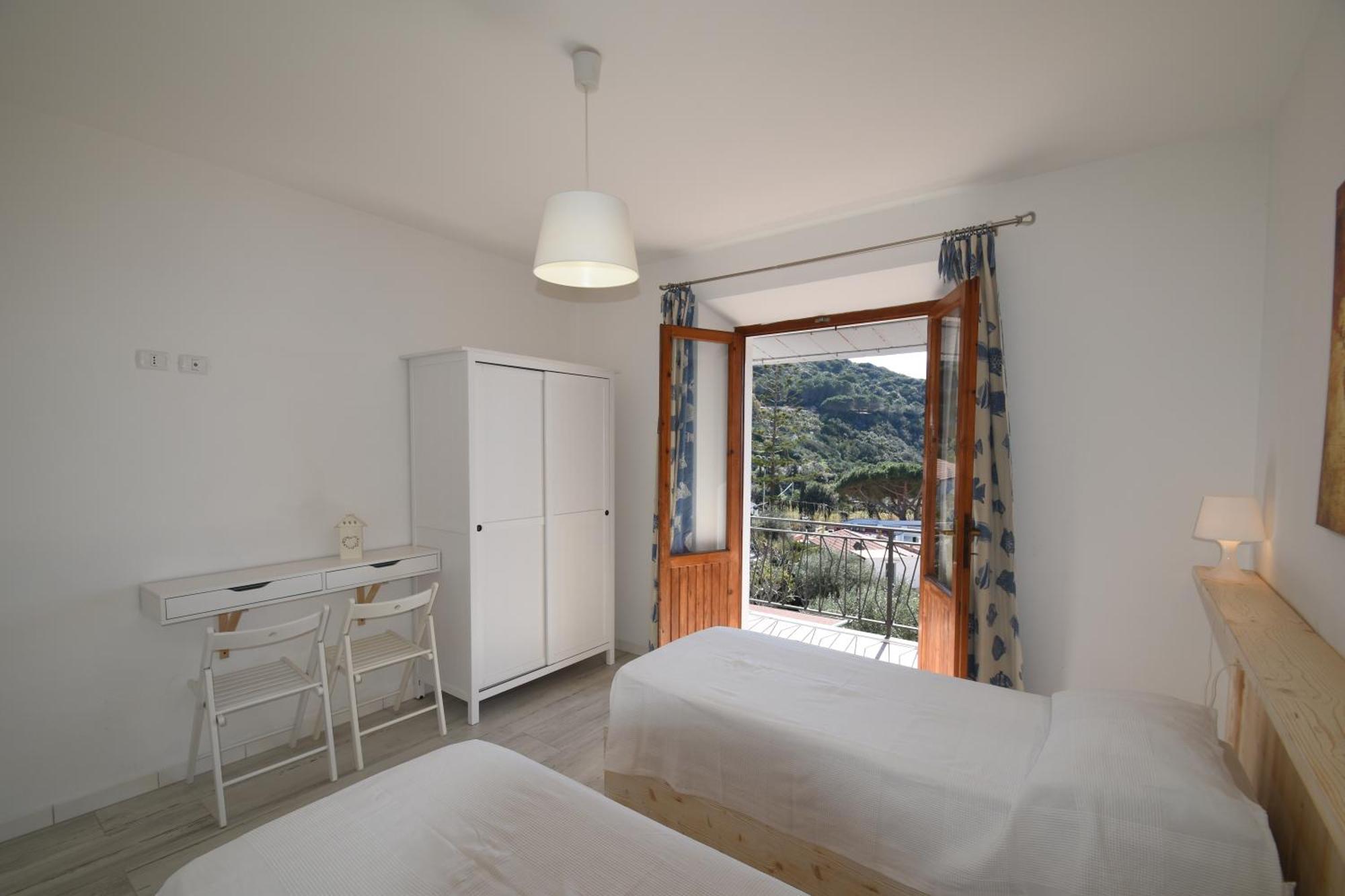 Appartamenti Cavoli - Vista Mare Con Terrazze, Clima E Posti Auto Spiaggia di Cavoli ภายนอก รูปภาพ