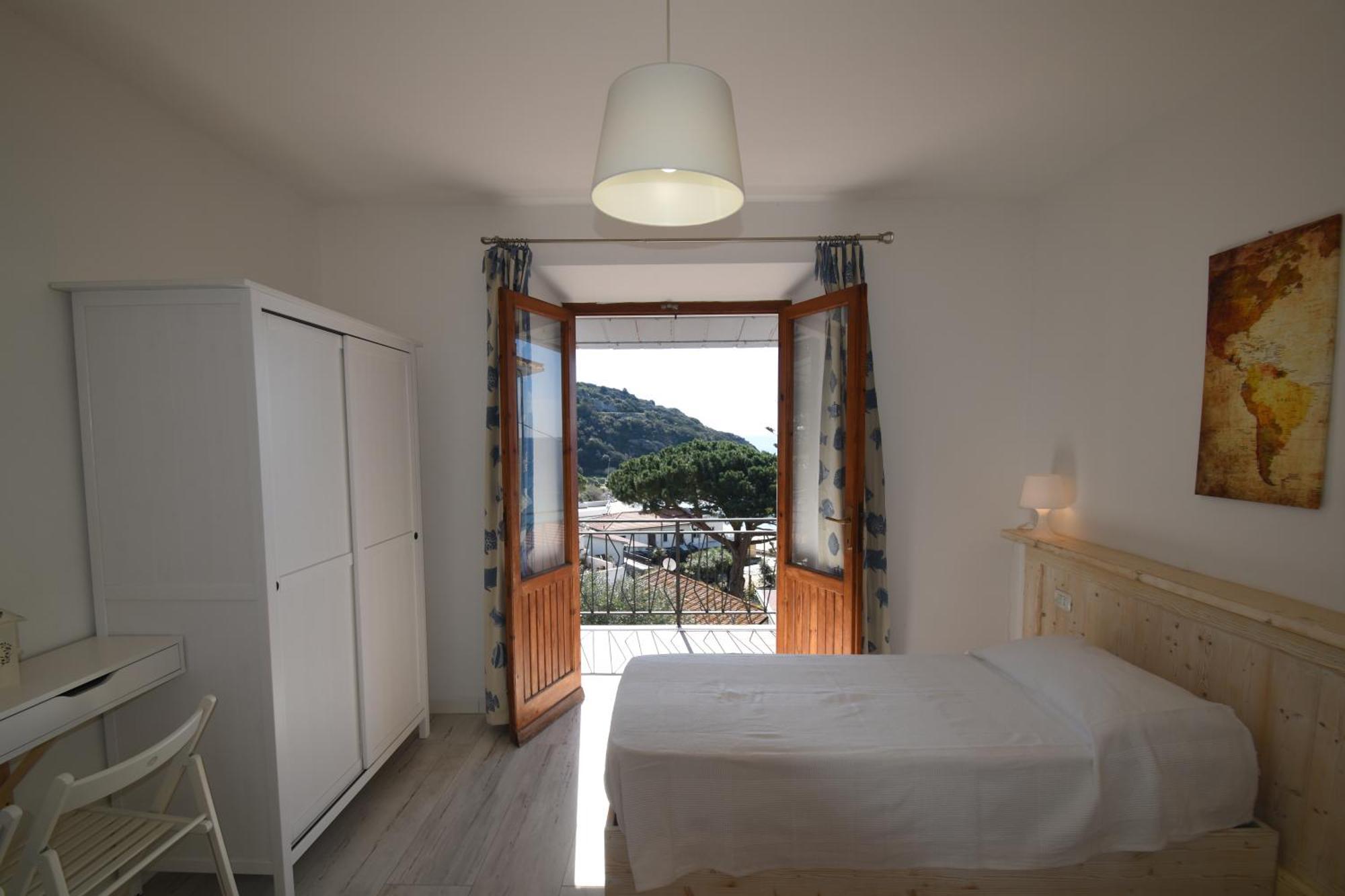Appartamenti Cavoli - Vista Mare Con Terrazze, Clima E Posti Auto Spiaggia di Cavoli ภายนอก รูปภาพ