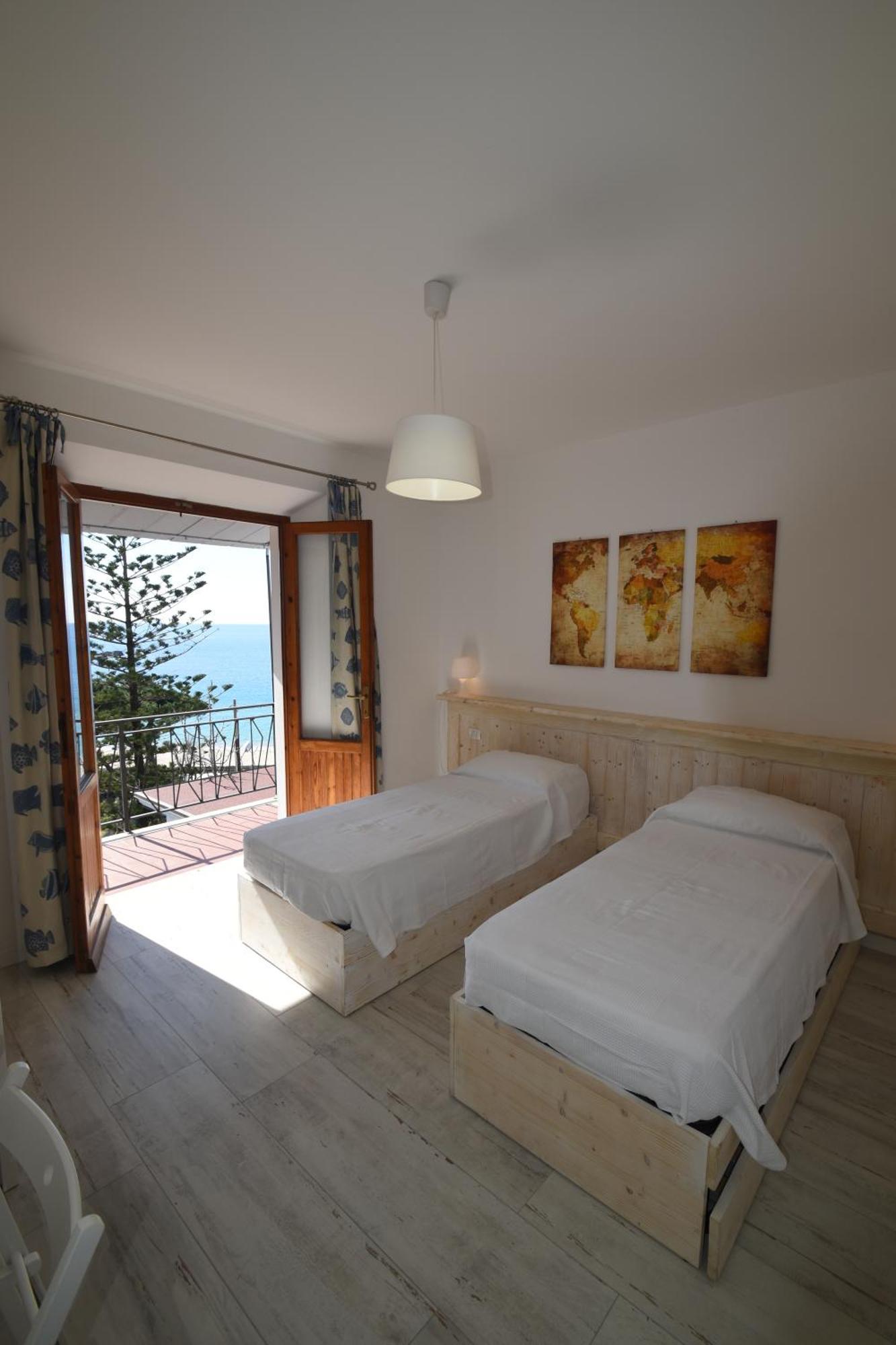 Appartamenti Cavoli - Vista Mare Con Terrazze, Clima E Posti Auto Spiaggia di Cavoli ภายนอก รูปภาพ
