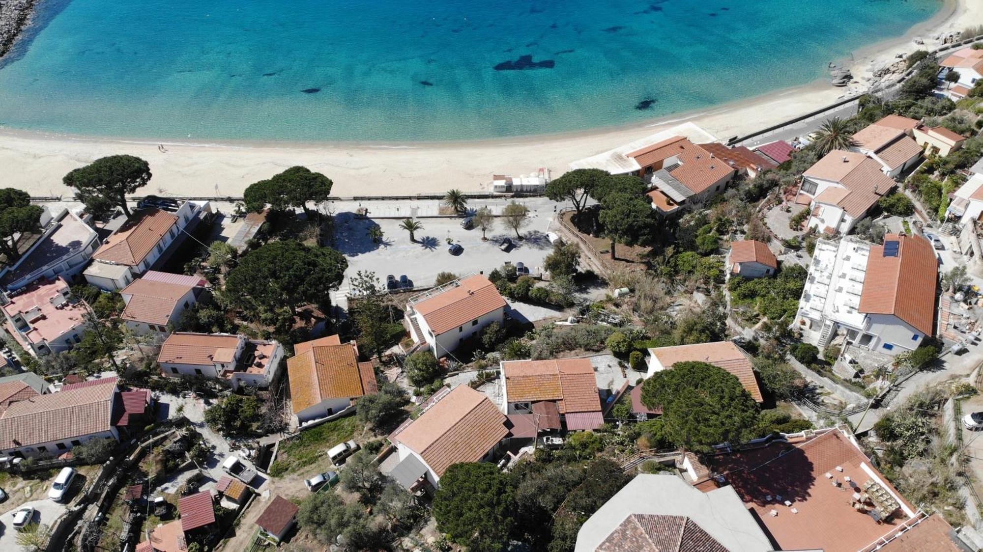 Appartamenti Cavoli - Vista Mare Con Terrazze, Clima E Posti Auto Spiaggia di Cavoli ภายนอก รูปภาพ