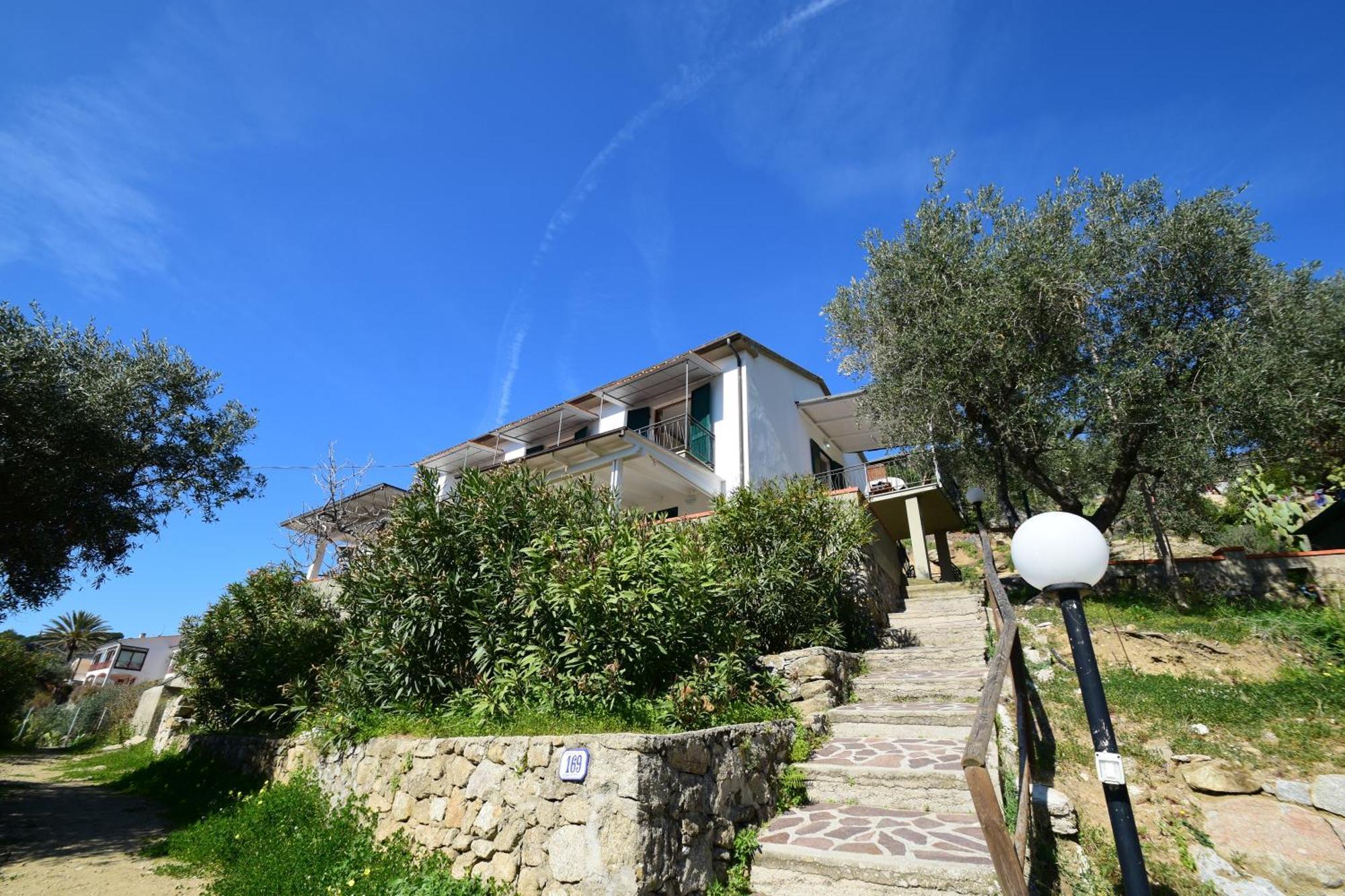 Appartamenti Cavoli - Vista Mare Con Terrazze, Clima E Posti Auto Spiaggia di Cavoli ภายนอก รูปภาพ