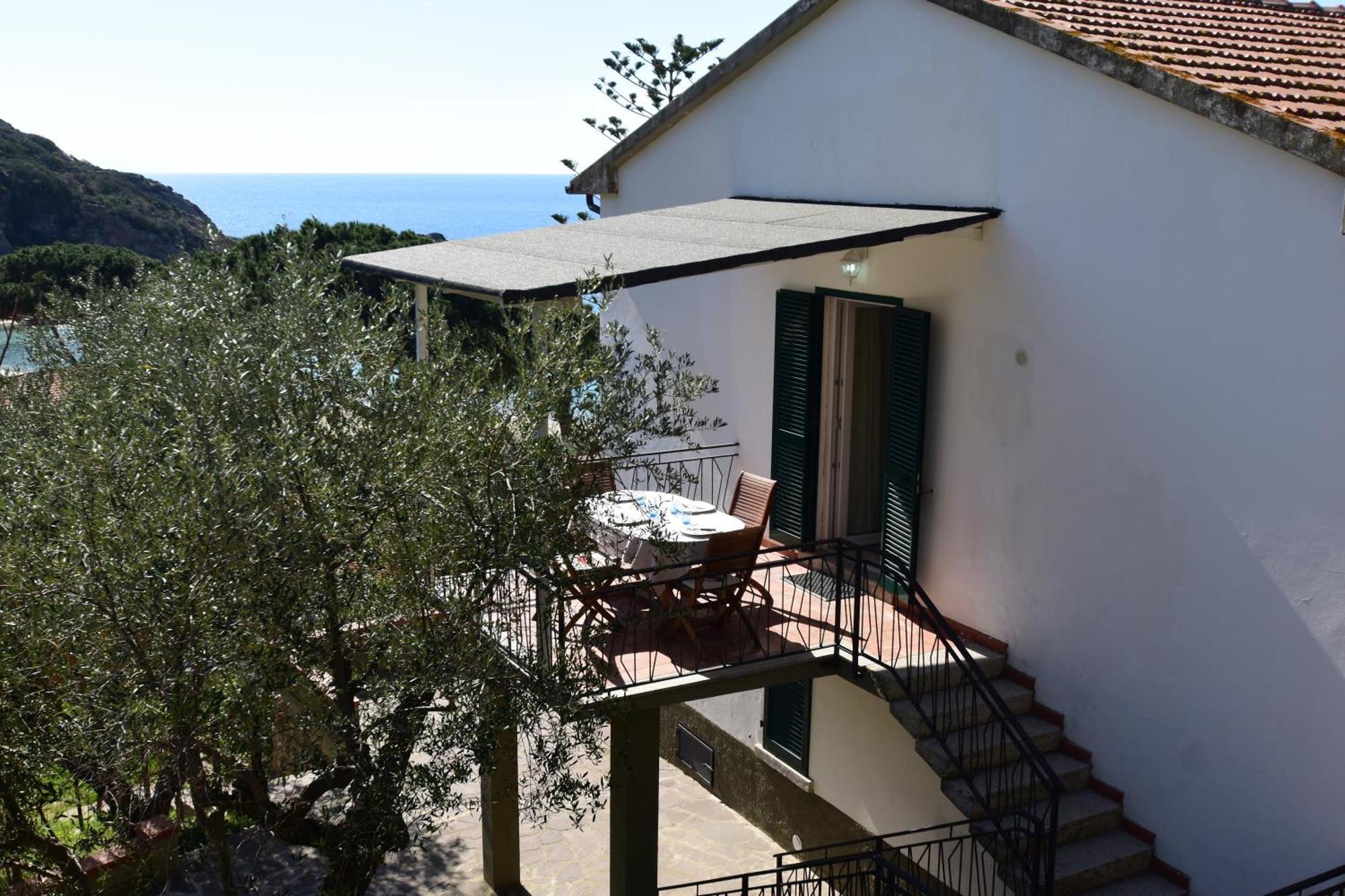 Appartamenti Cavoli - Vista Mare Con Terrazze, Clima E Posti Auto Spiaggia di Cavoli ภายนอก รูปภาพ